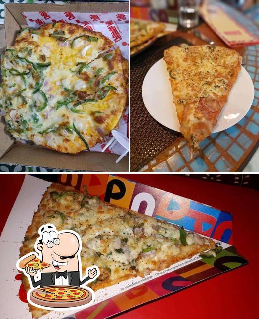 Try out pizza at Chicago Pizza