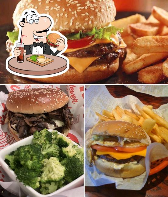 Red Robin Gourmet Burgers and Brews, 1 W Flatiron Cir Suite 504 in