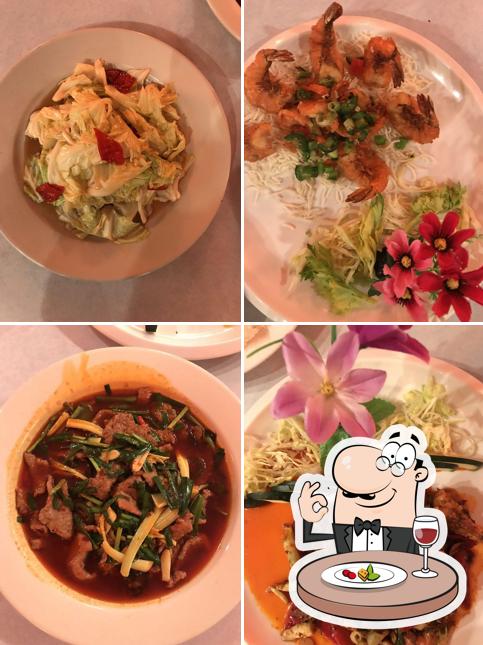 Еда в "Taste of Szechuan"