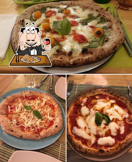 Prenditi una pizza a Ristorante Pizzeria Piperita - Salerno