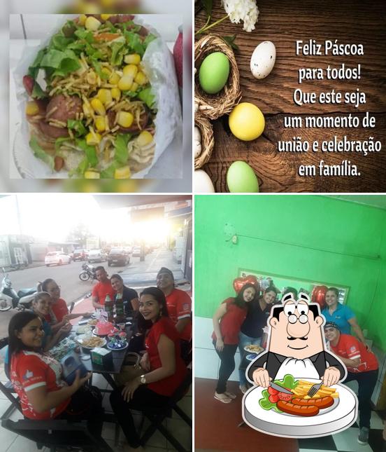 A imagem do Pety burger lanche’s comida e interior