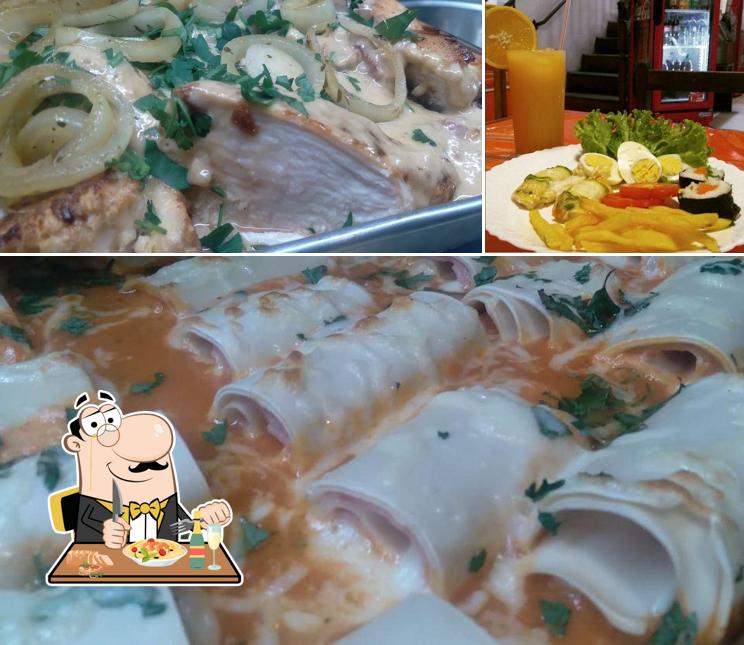 A comida e bebida do restaurante