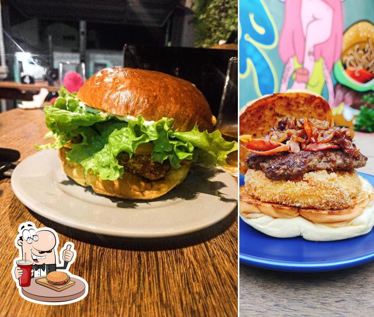 Experimente um dos hambúrgueres disponíveis no House Burger Alfenas