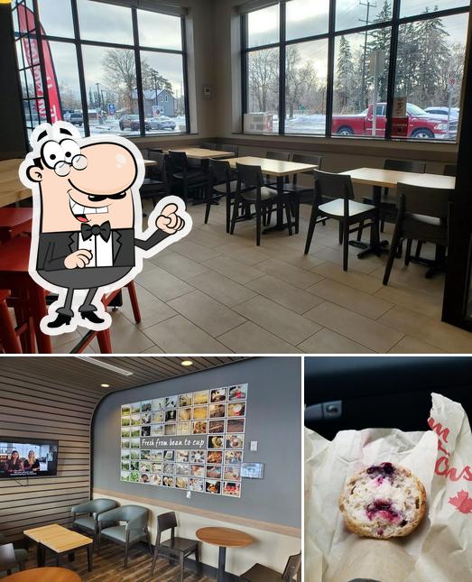 La photo de la intérieur et nourriture de Tim Hortons’s