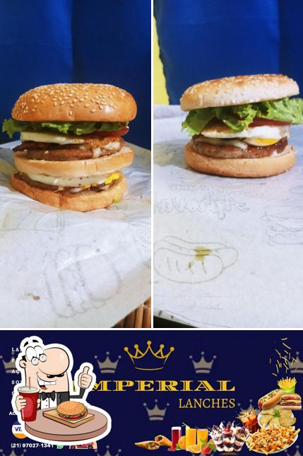 Tómate una hamburguesa en Imperial Lanches