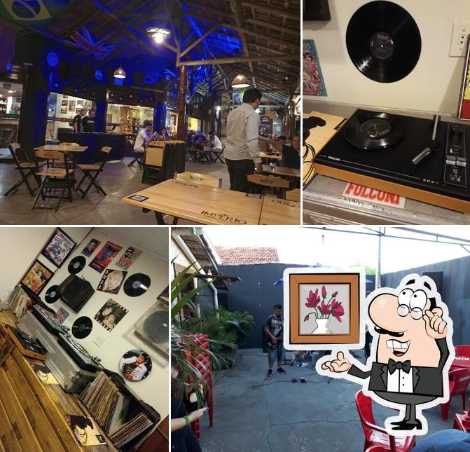 Vitrola Vintage Bar