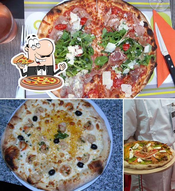 Get pizza at Pizzeria Auberge de la place