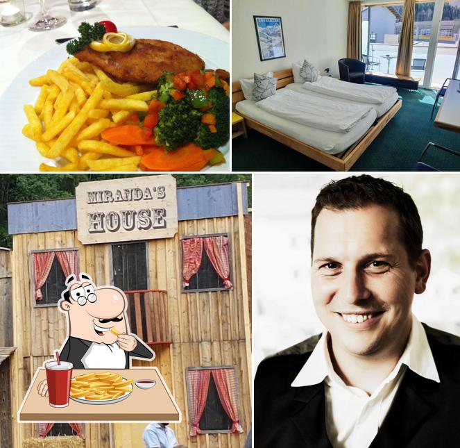 Ordina un piatto di patatine a Hotel Hahnenblick AG