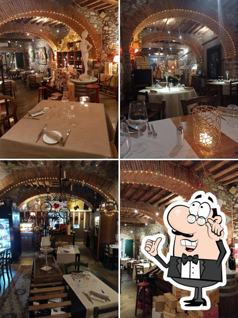 Dai un'occhiata agli interni di Bracerì Restaurant