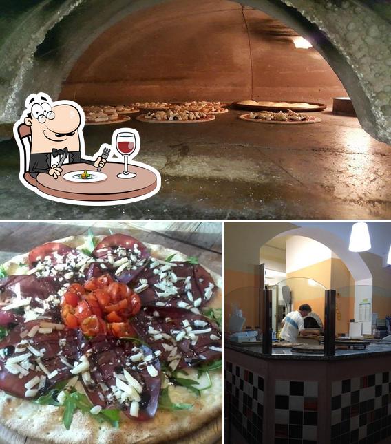 La foto di cibo e interni da Pizzeria Da Luca