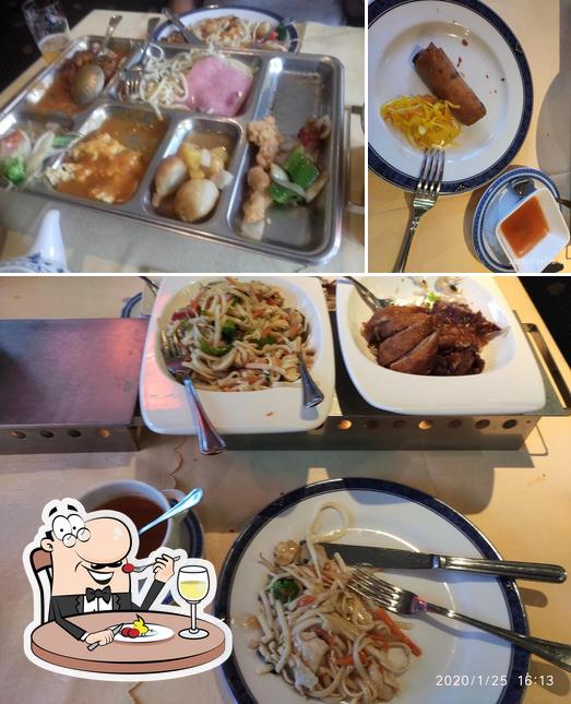 Food at New Fong Shou