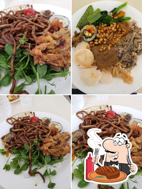 Experimente refeições de carne no Essência Oriental