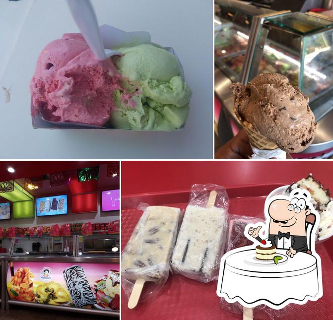 La Michoacana PLUS —Sylmar— serves a number of desserts