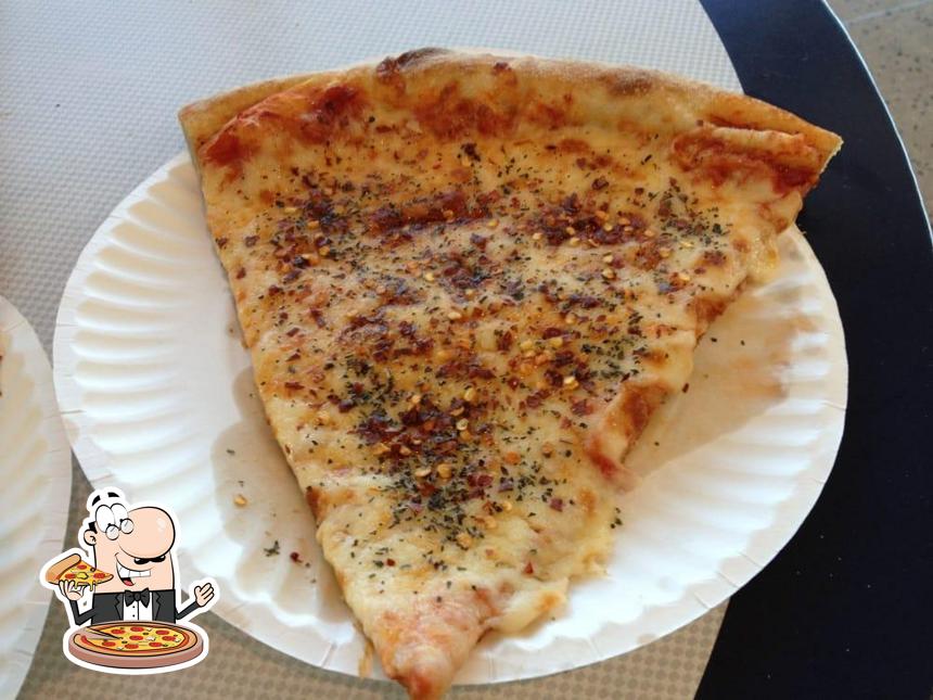 Papa Gino's, Bradley International Airport Airside Lobby / After