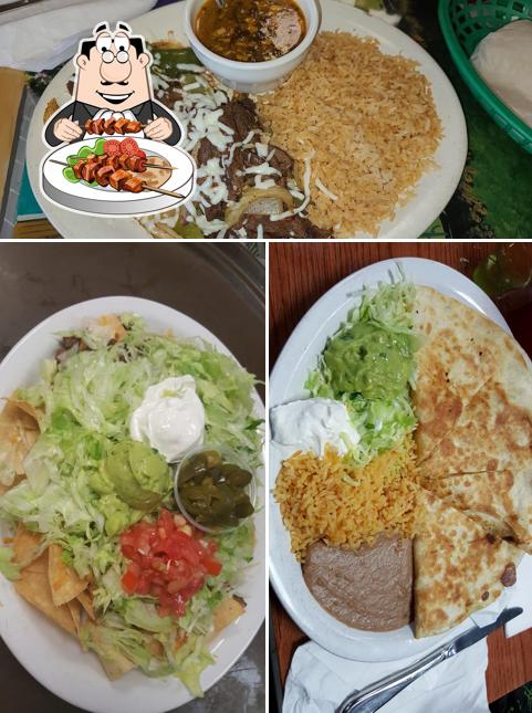 Еда в "El Molcajetes"