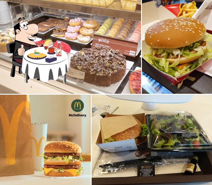 Ordina un hamburger a McDonald's Fabriano