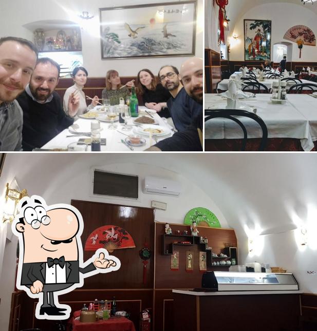 Siediti a un tavolo di Fulicheng