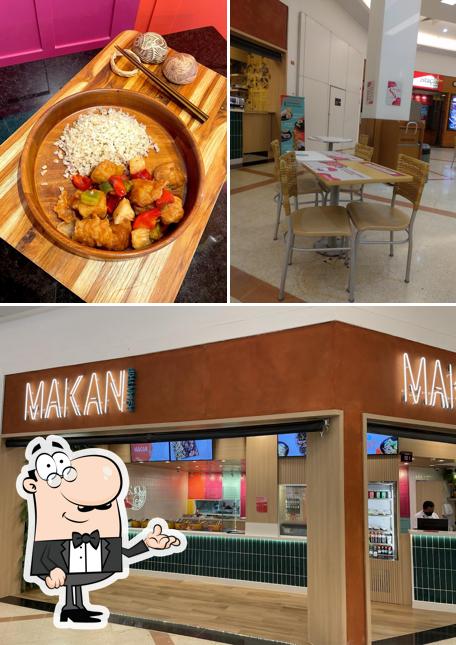 Confira a imagem apresentando interior e comida no Makan