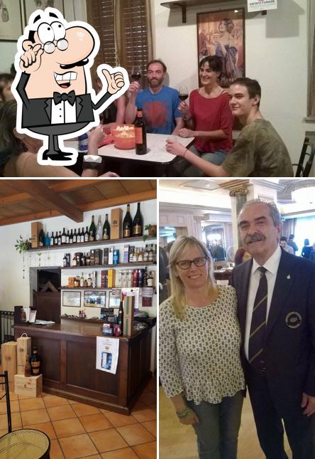 Gli interni di Enoteca Grapperia Loreni Wine Bar