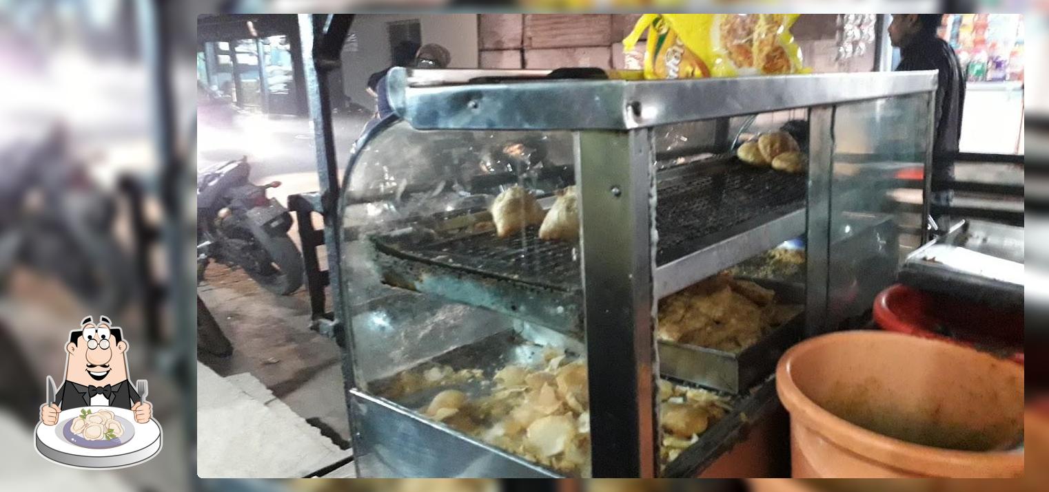 femous kachori and chat center