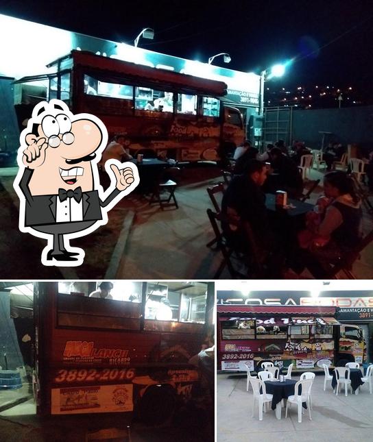 Veja imagens do interior do Food Truck Do Megalanches