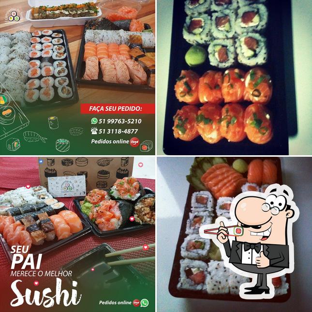 Rolos de sushi são servidos no Companhia do Sushi