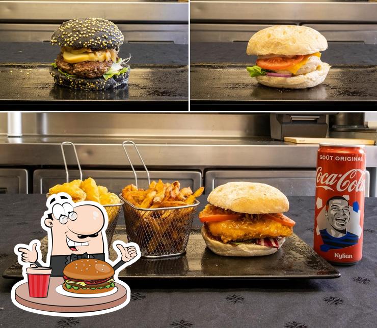 Dégustez l'un des hamburgers offert par FACTEUR X Xpect The Best - BURGER HOT DOG PASTA &SIDES