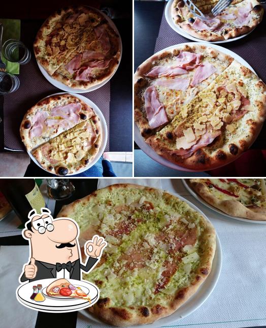 A Pizzeria dell'etna, vous pouvez profiter des pizzas