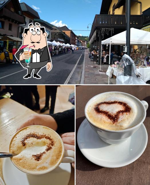 Guarda la foto che raffigura la bevanda e esterno di Pasticceria Svetina