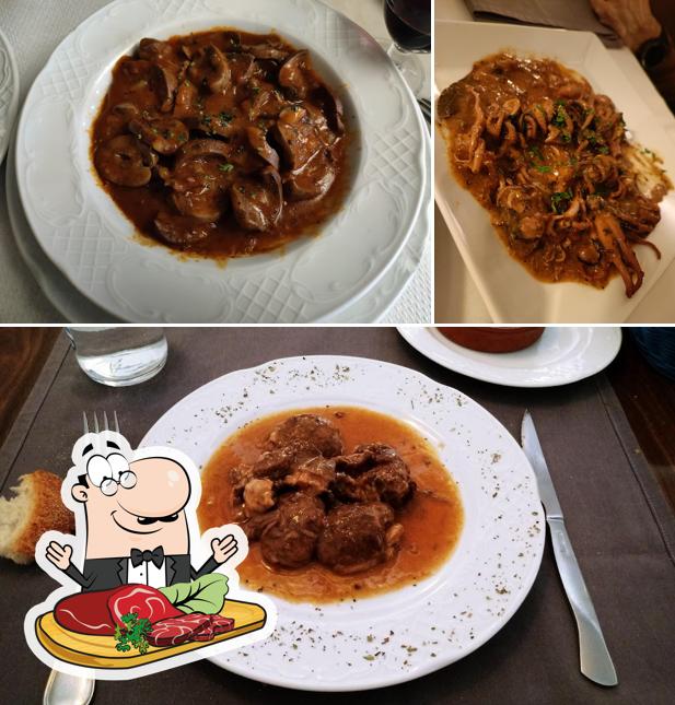 Pick meat meals at Restaurant Cal Ros