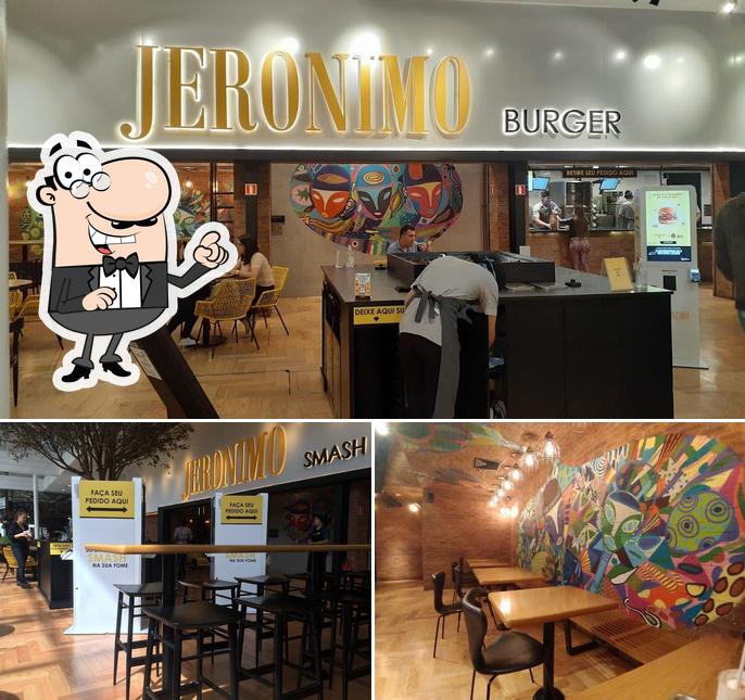 O interior do Jeronimo Burger
