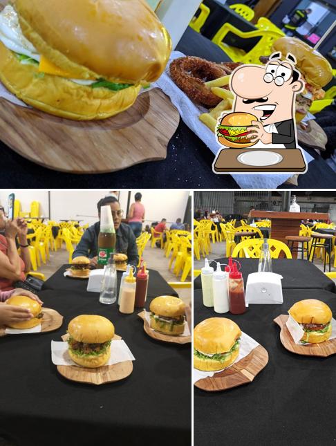 Peça um hambúrguer no Federal Burger - Zona Leste