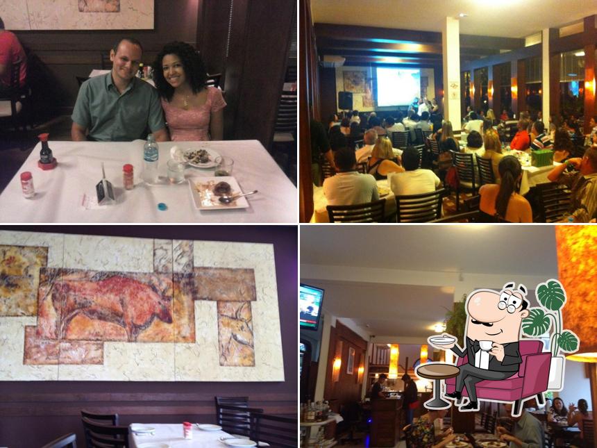 O interior do Churrascaria Tropeiro Grill