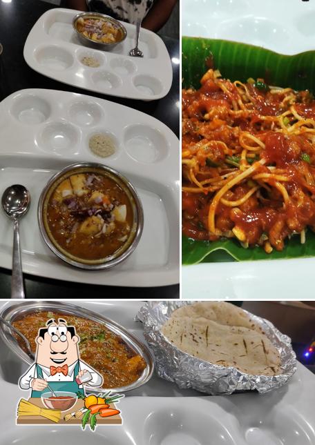 Spaghetti bolognese at Kailash Cafe