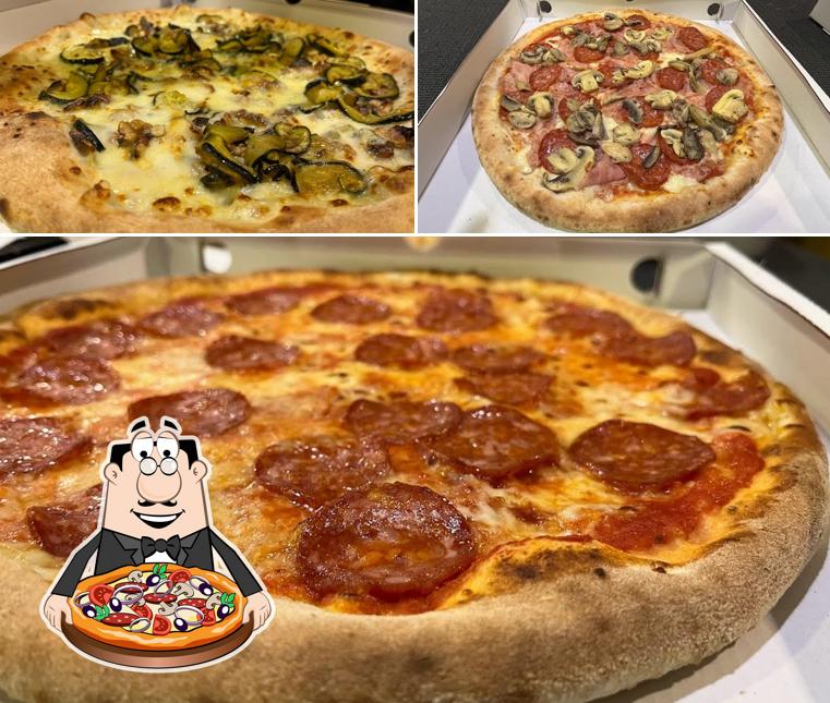 A Pizzeria Datterino Giallo, puoi goderti una bella pizza