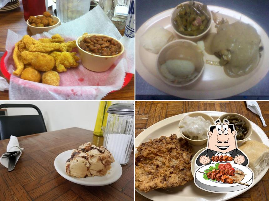 The Downtowner in Hooks Restaurant menu and reviews