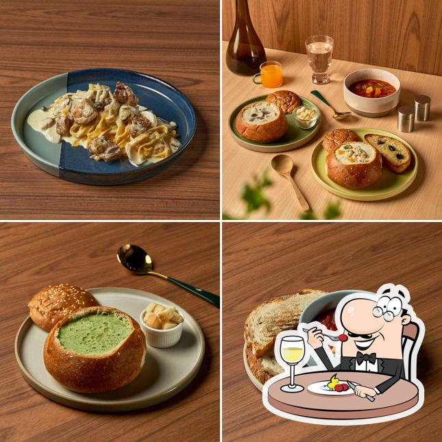 Spaghetti Factory Central World restaurant, Bangkok, 999/9 ศูนย์การค้าเซ็นทรัลเวิลด์ ชั้น 6 แขวง
