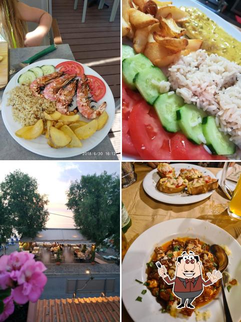 Lucky Horseshoe Caferestaurantpizzeria, Petra Restaurant reviews