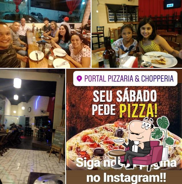 O interior do Portal Pizzaria & Chopperia