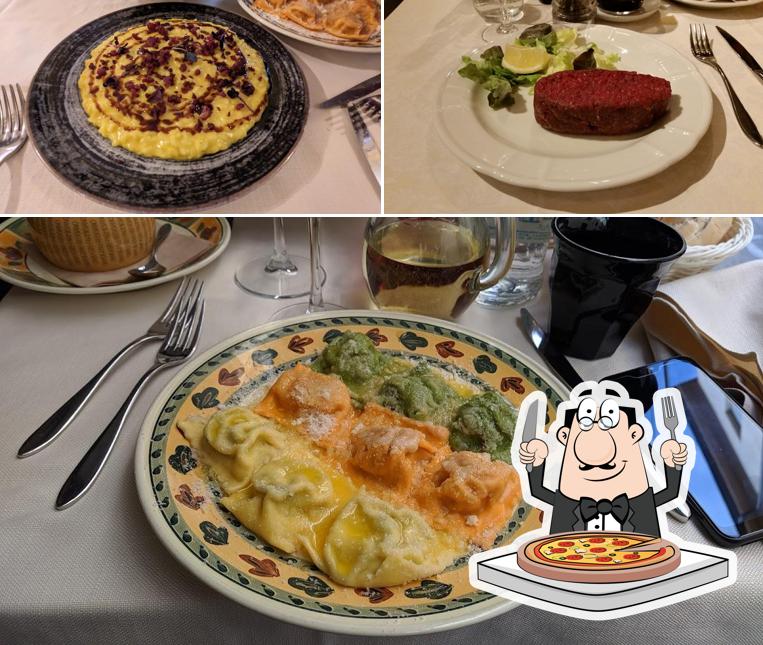 Ordina una pizza a Ristorante Gallo d'Oro