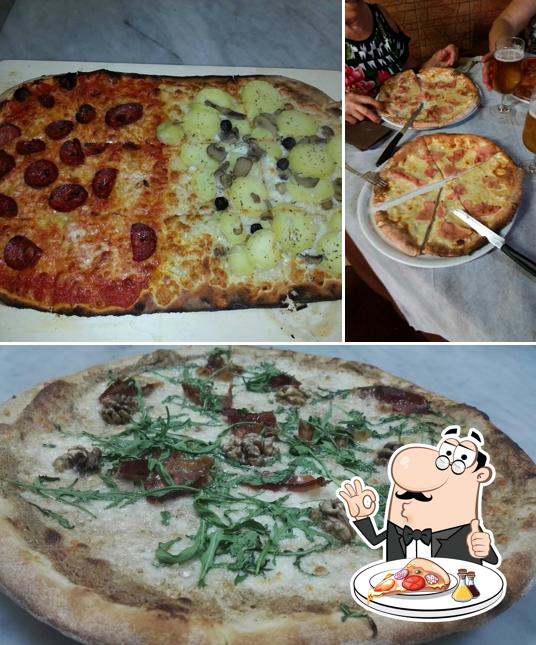 Scegli una pizza a Ristorante Pizzeria San Germano