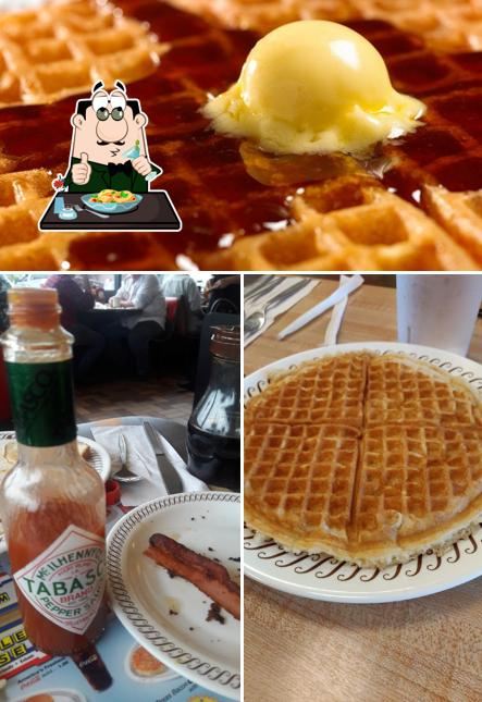 Waffle House, 2812 Chapel Hill Rd in Douglasville Restaurant menu and reviews