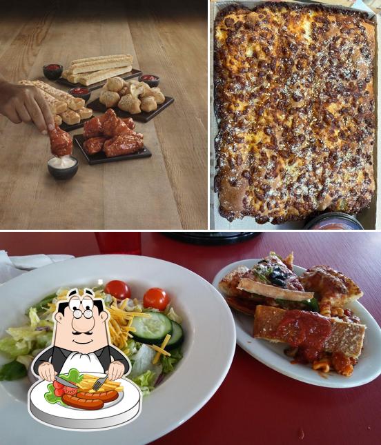 Pizza Hut, 632 N Memorial Dr in Lancaster Restaurant menu and reviews
