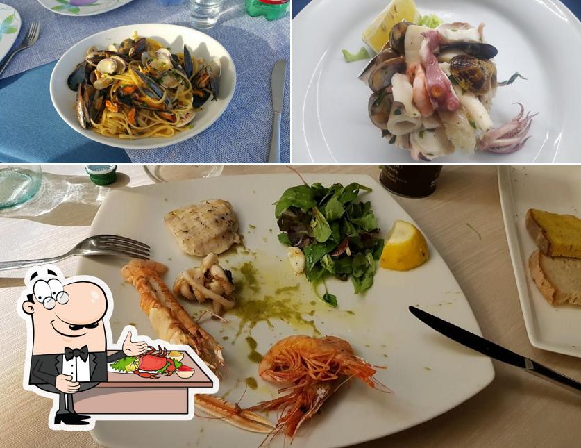Get seafood at Trattoria del Pesce