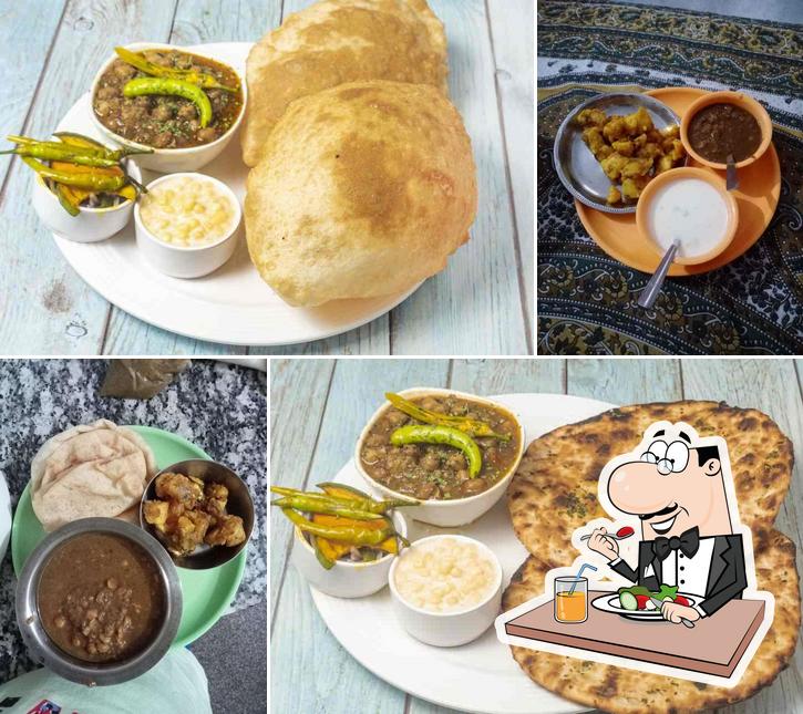 Food at Yadav Chole Bhature