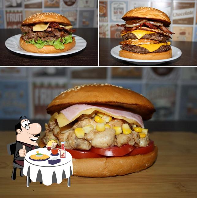 Delicie-se com um hambúrguer no Saboreaty Burguer