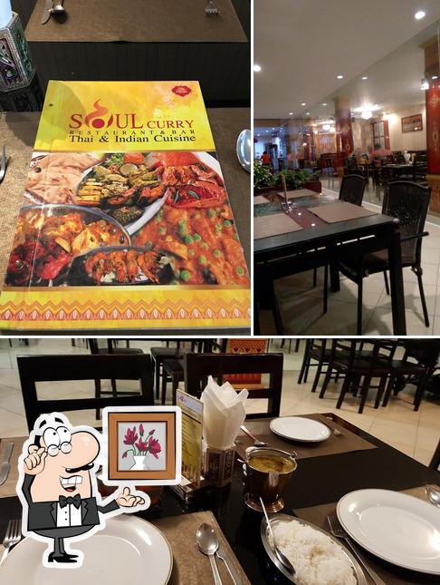 El interior de Soul Curry Restaurant & Bar Family Restaurant Indian food in Phuket Patong
