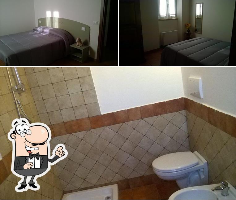 Siediti a un tavolo di Antica Corte Franconi Montefortino