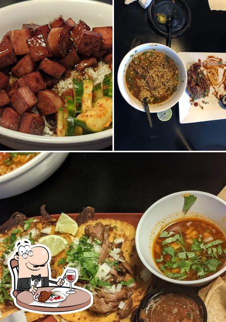 Попробуйте блюда из мяса в "TaKo Tex Mex + Korean BBQ"
