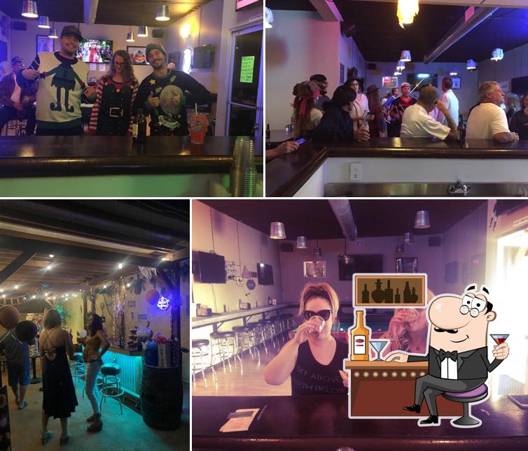 Fans Sports Bar and Grill in Twentynine Palms Restaurant menu and reviews